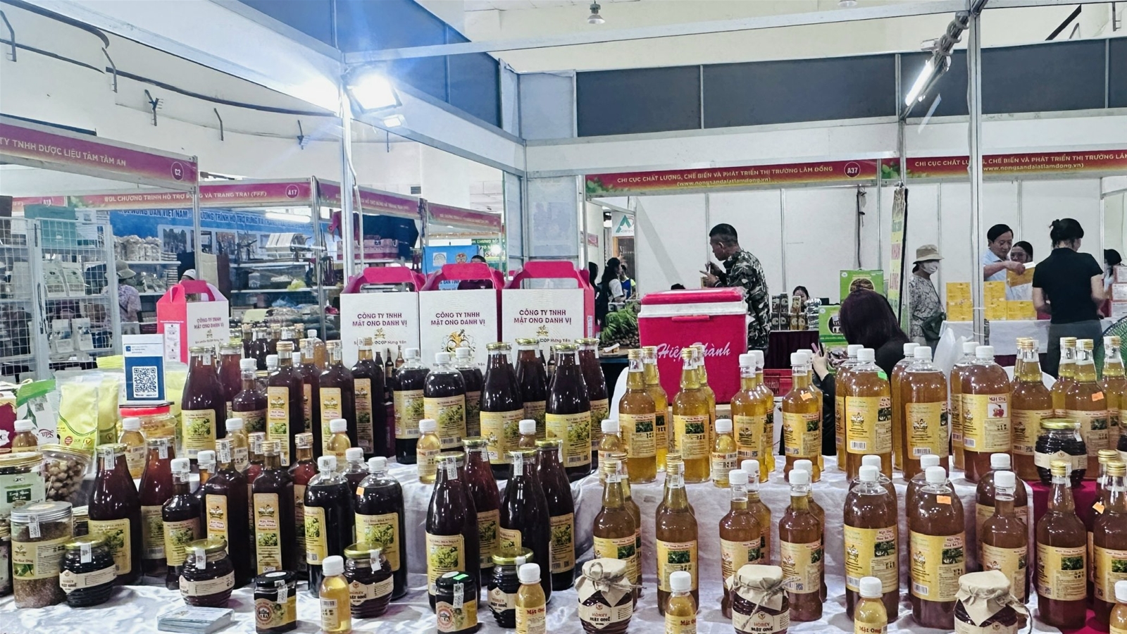 60 gian hàng được trưng bày tại “Phiên chợ Nông sản, Đặc sản vùng miền năm 2025”